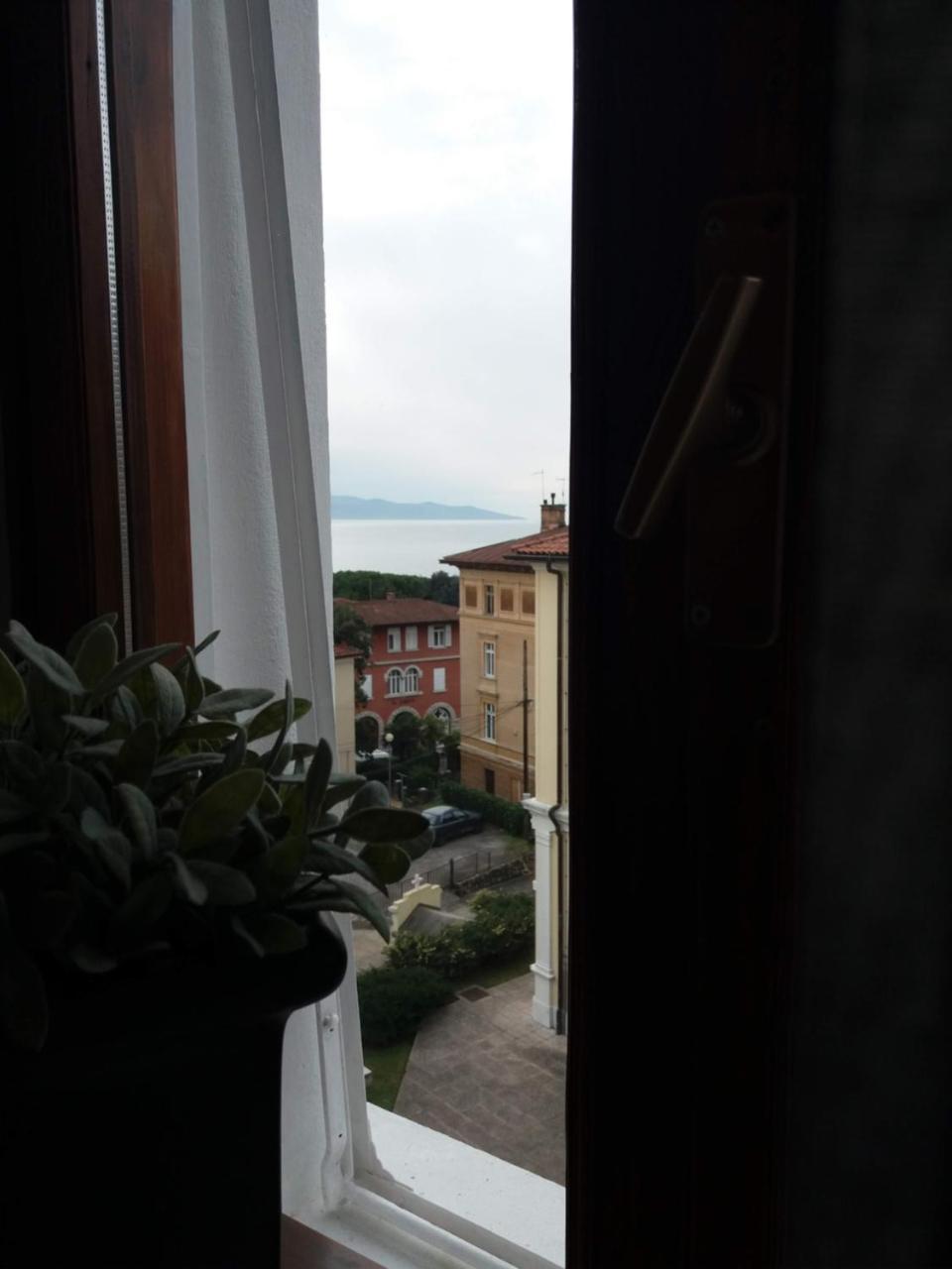 Apt Tennis Prime Location, Parking, Near Beach, Self Check-In Apartment Opatija Exterior photo